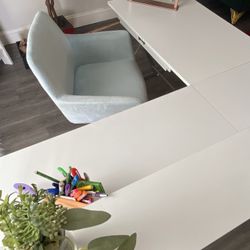 Desk & Rolling Chair 