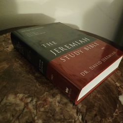 NKJV Jeremiah Study Bible – Hardcover – LIKE NEW – Clean & Unmarked