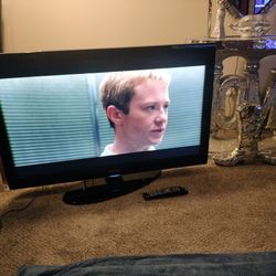 Color Flat Screen TV 60'