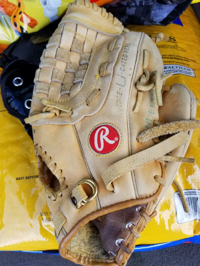 12" Rawlings baseball glove broken in