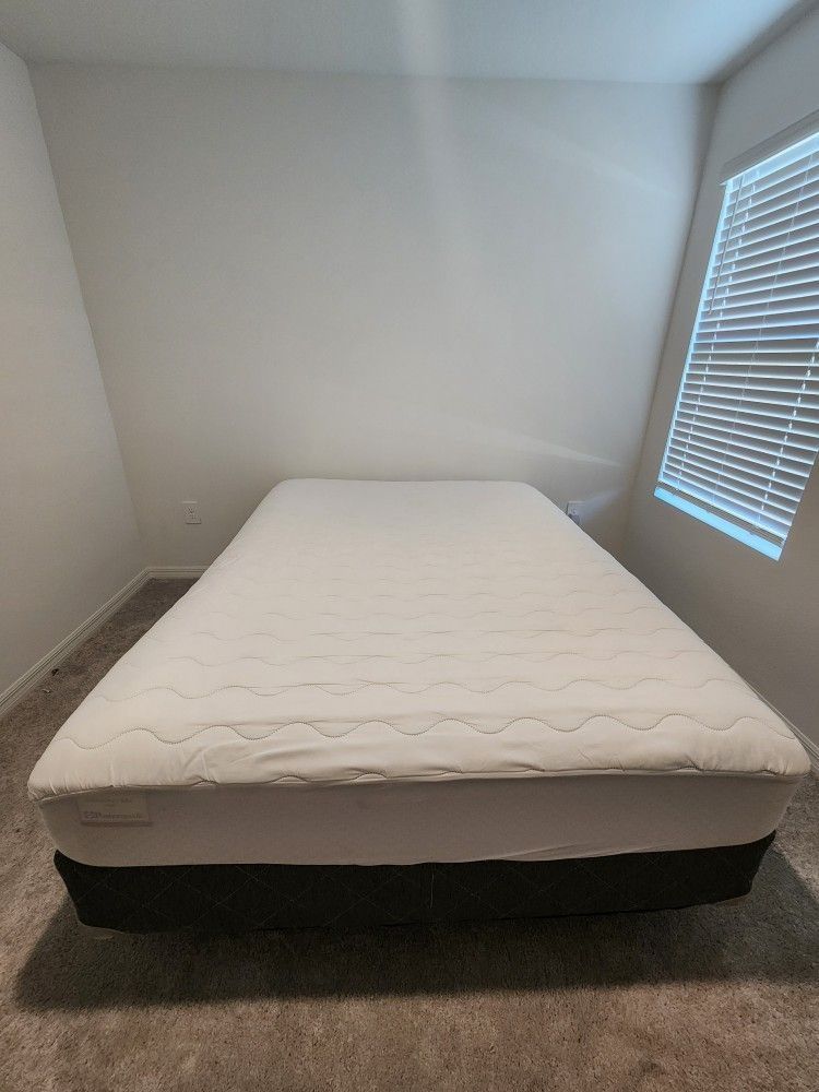 Sealy Queen Mattress + Box Spring + Legs - Clean, Great Condition