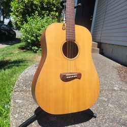 Tacoma DM9 (Pre-Fender)