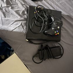 Xbox 360 Bundle – 10+ Games, Kinect, Controller – Great Condition!