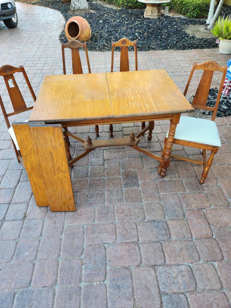 Antique Pub Table And 4 Chairs 