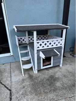 Outdoor cat house