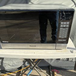 Panasonic NN-SN686S 1.2 cu. ft. Inverter Countertop Microwave Oven. 