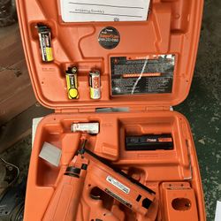 PASLODE CORDLESS FINISH NAILER