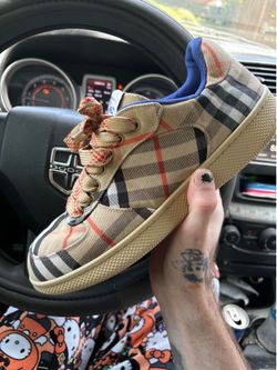 Burberry Terrace check plaid shoes  size 9.5