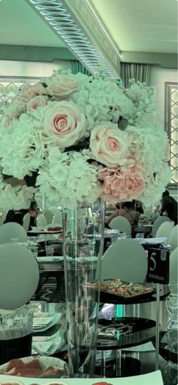 Artificial floral arrangements