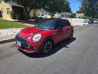 2016 Mini cooper 4 Doors(clean title)