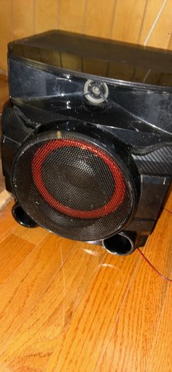 LG 700 W High performance mini hi fi system CM 4550