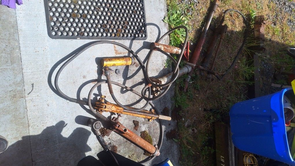 4 AMERICAN MADE PORTAPOWERS - USA - $100 BUCKS FOR ALL