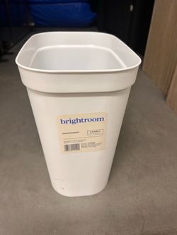 White 2.5 Gallon Trashcan | Small Waste Bucket for Roo
