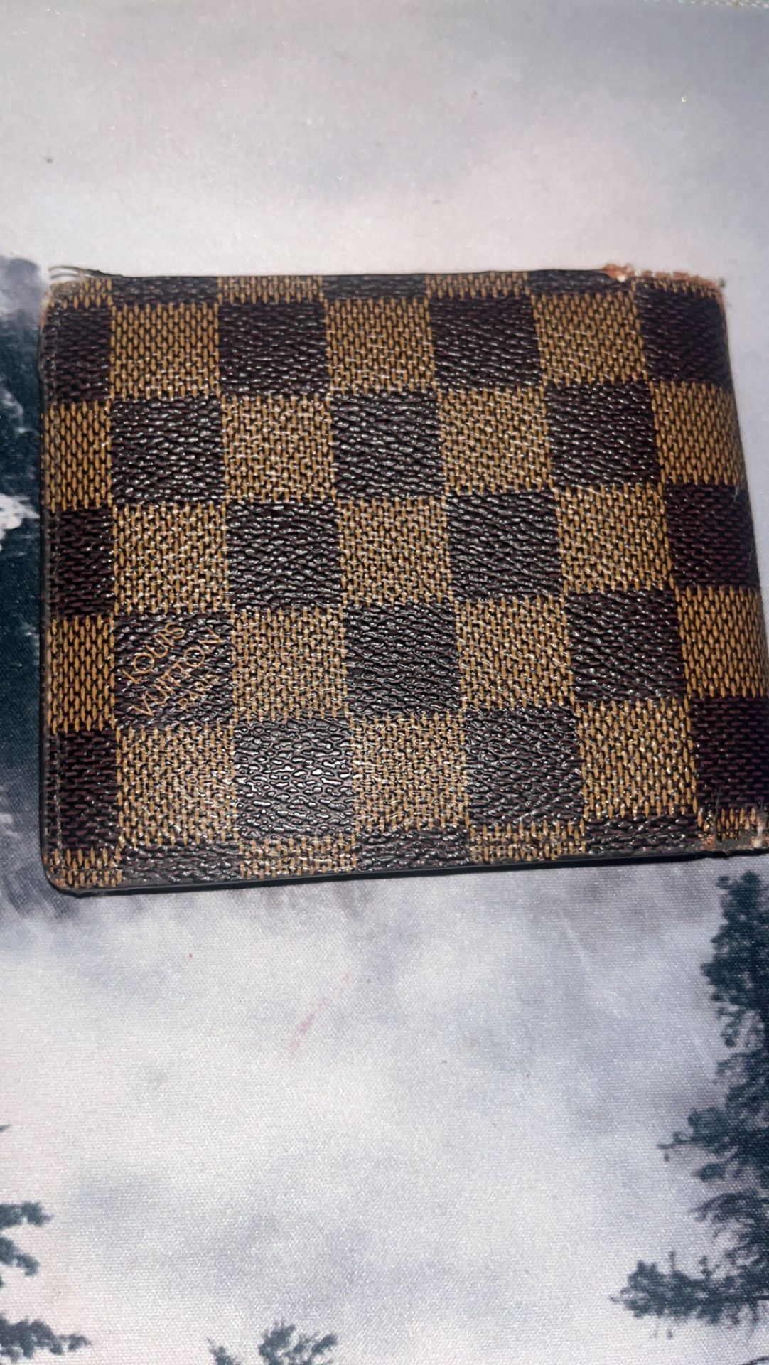 Luis Vuitton wallet