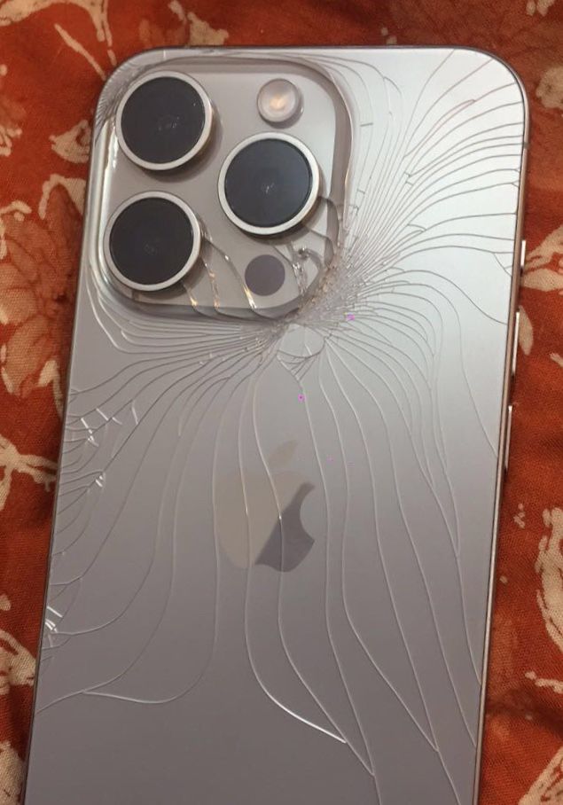 🛠️ iPhone 15 Pro Backdoor Replacement