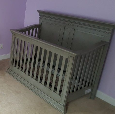 Baby Cache Vienna 4-1 Convertible Crib Set (Full Bed Kit Too)