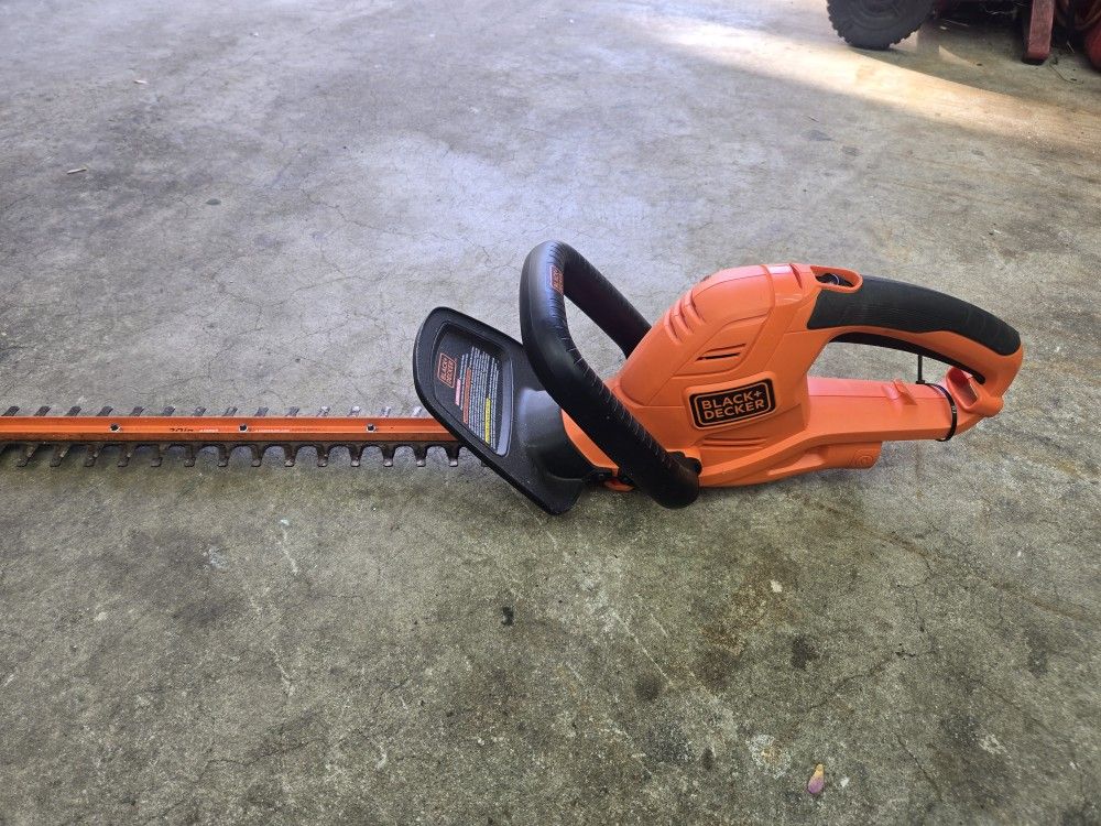 Black And Decker Electric HEDGE Trimmer Like New