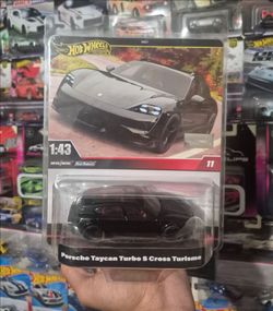 Hotwheels Porsche Taycan Turbo S Cross Turismo