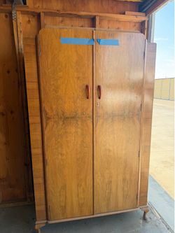 Armoire closet