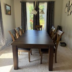 Like New Dining Table With Seating For 8