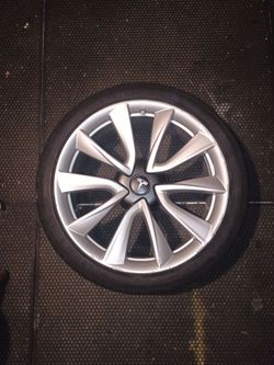 Rim Tesla model 3