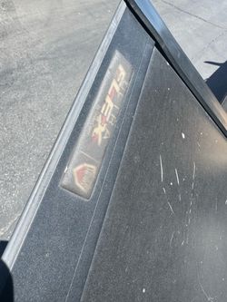 Truck bed cover