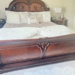 King Size Bedroom Set (free Mattress) 
