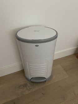 Dekor Classic Hands-Free Diaper Pail | White Like New