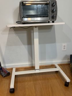 Microwave Owen + Single Desk