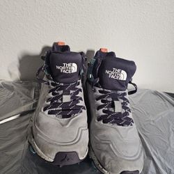 The North Face Women's VECTIV Exploris Mid FUTURELIGHT Leather Hiking Boot size 6.5