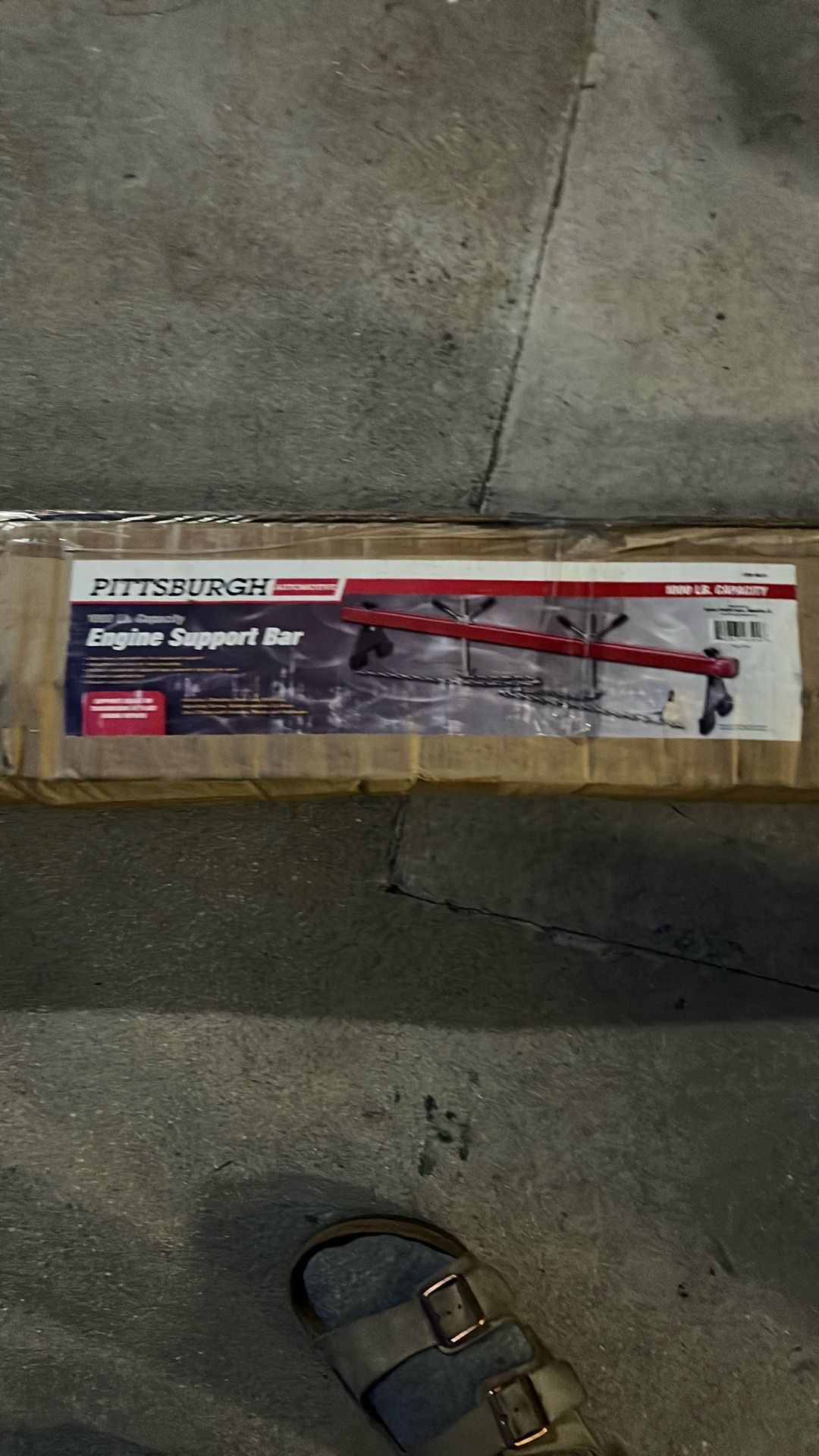 Engine support bar