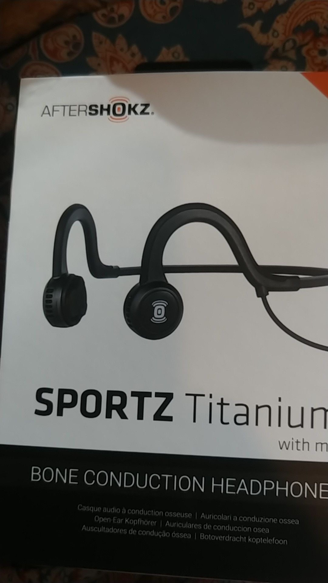 Aftershokz sportz titanium with Mic headphones