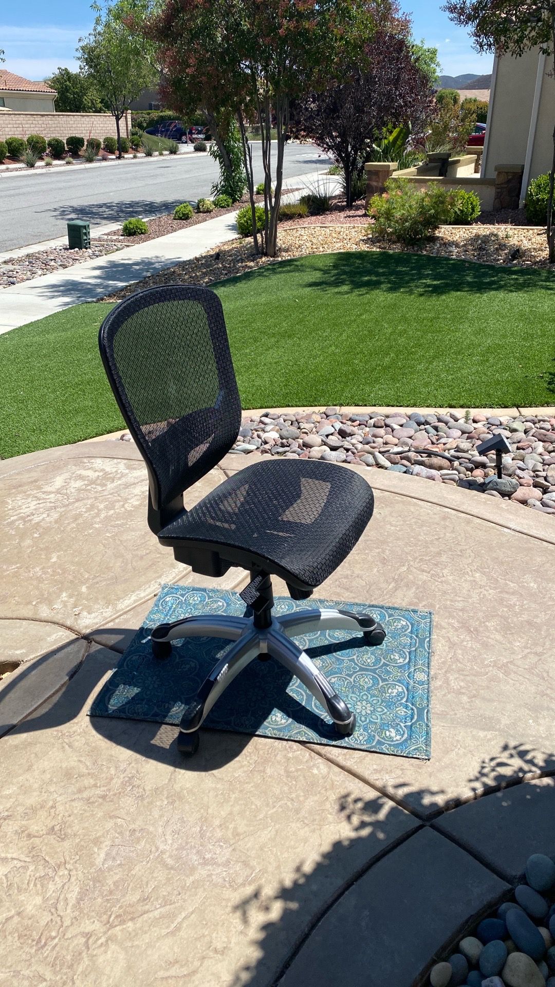 OFFICE CHAIR