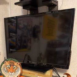 42 inch HDTV with remote works excellent