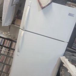 Frigidaire Refrigerator 