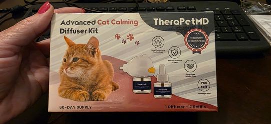 TheraPetMD cat calming diffuser kit with 1 diffuser and 2 refills.