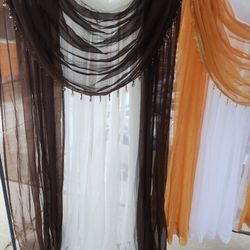 COURTAINS