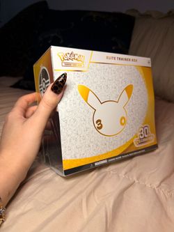 Pokémon TCG 30th Celebration Elite Trainer Box