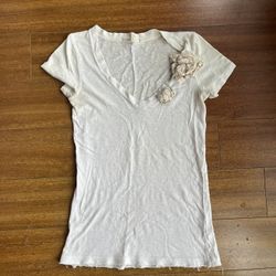 White XS JCrew V Neck Tee With Floral Detailing