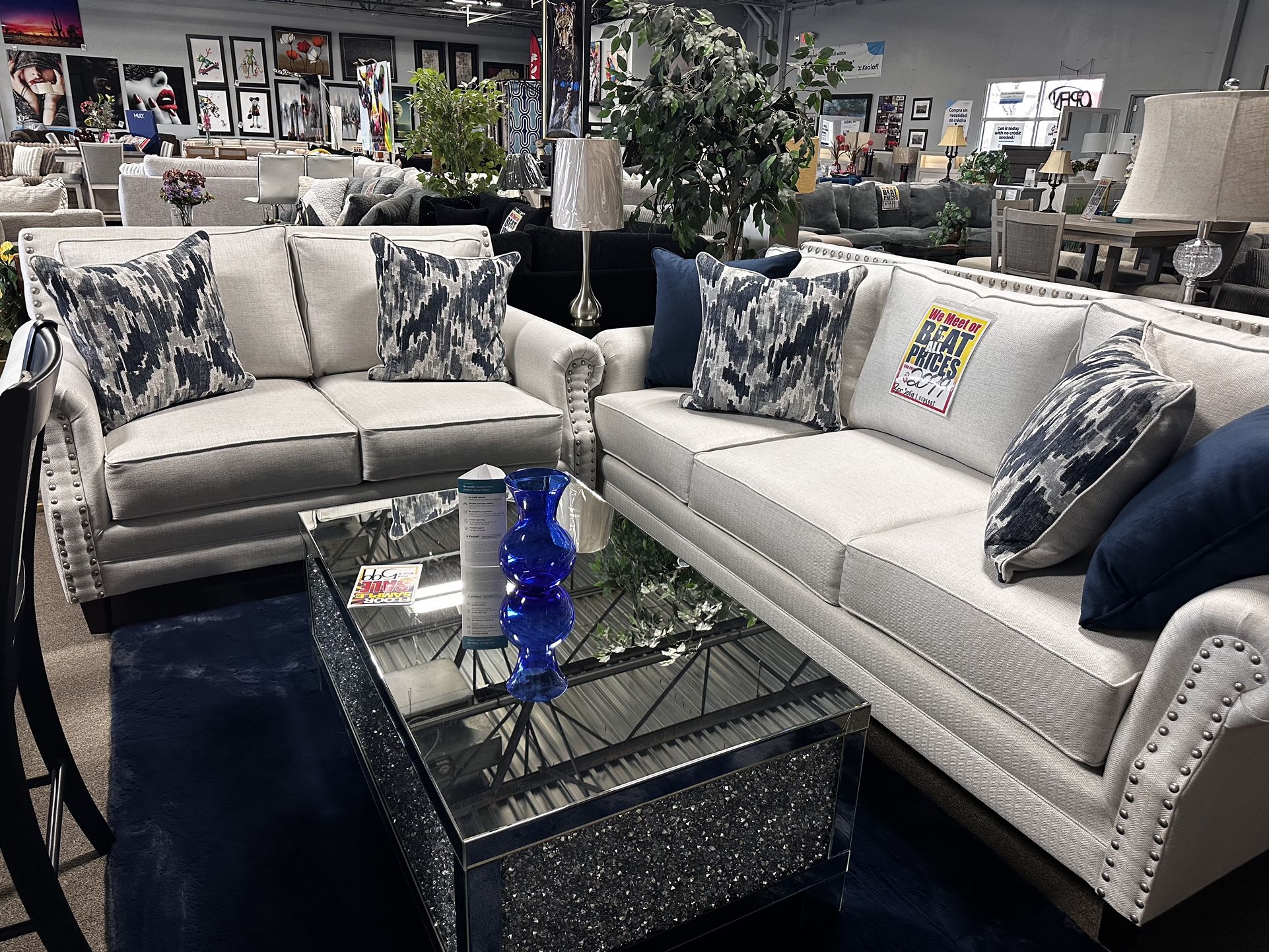 Formal Seating Sofa Loveseat! $1999 💙🤍⭐️