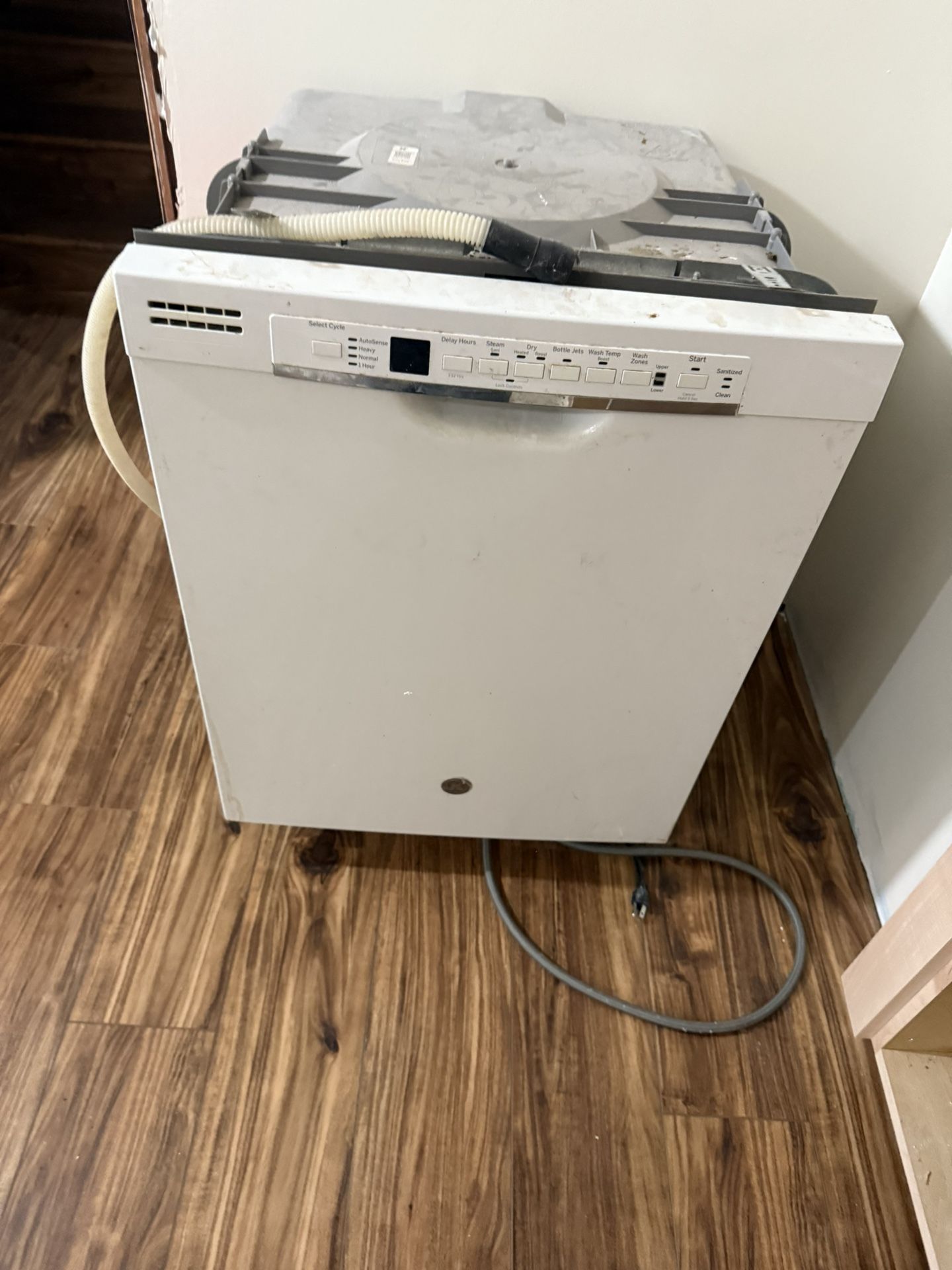 Whirlpool Dishwasher