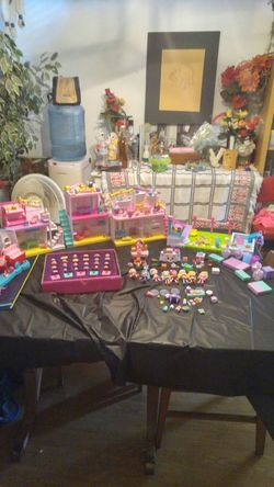 Shopkins and shopee dolls