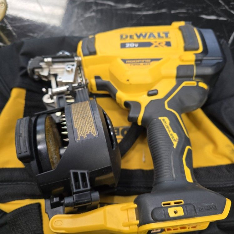 Dewalt 20V MAX 15-Degree Electric Cordless Roofing Nailer (Tool Only)