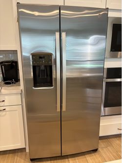 GE stainless steel refrigerator side-by-side 2025