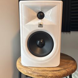 JBL 305P MkII 5-inch Powered Studio Monitor Pair