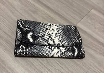 Black & White Snakeskin-Print Envelope Clutch Wallet