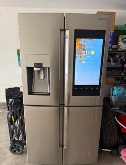 Samsung 4-Door Refrigerator W Family Hub