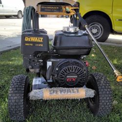 DEWALT GAS PRESSURE WASHER 3600 PSI   