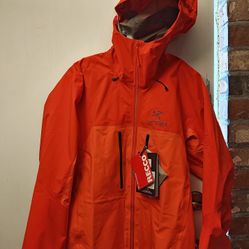 Arc'teryx Alpha AR - Men Medium - NEW