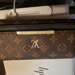 Louis Vuitton  Womans Wallet
